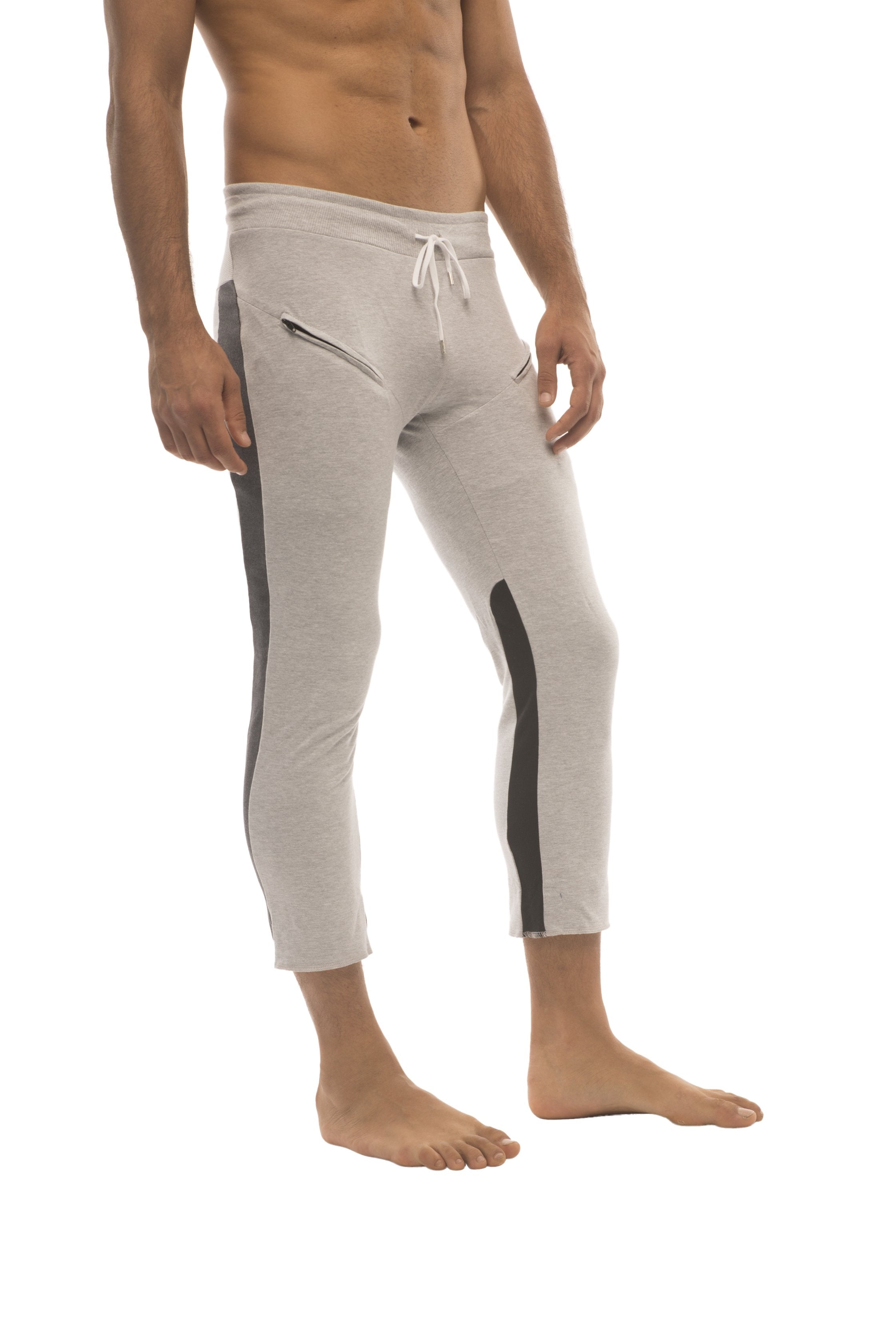Mens 4/5 Zipper Pocket Capri Yoga Pants (GREY w/Charcoal Black